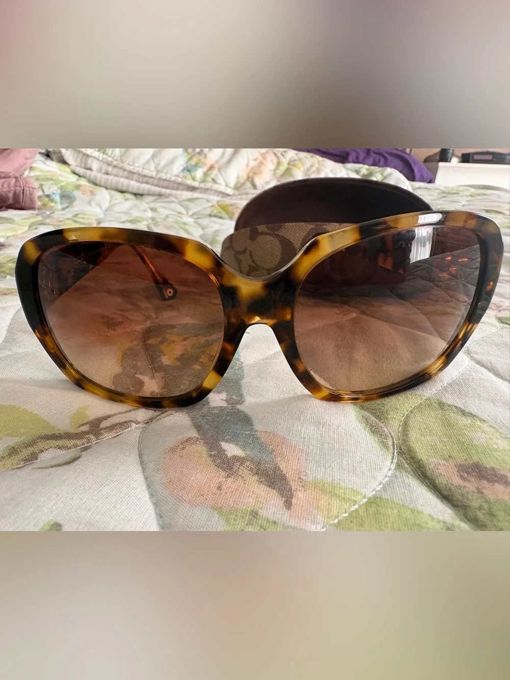 Coach Authentic Rare Tortoiseshell Oversized Sunglasses - Brown Gradient Lenses